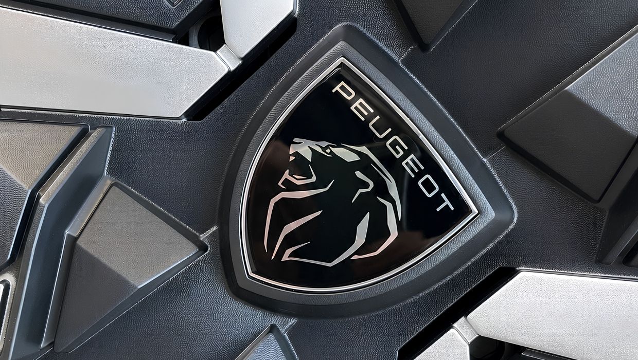 peugeot-208-turbo-100-ferrara